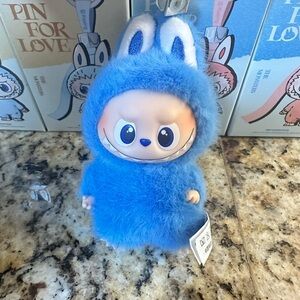 Pop Mart - Authentic Labubu - The Monsters: Pin for Love - O